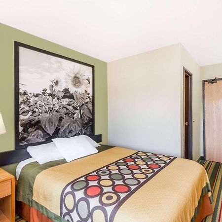Super 8 By Wyndham Chanute Kültér fotó