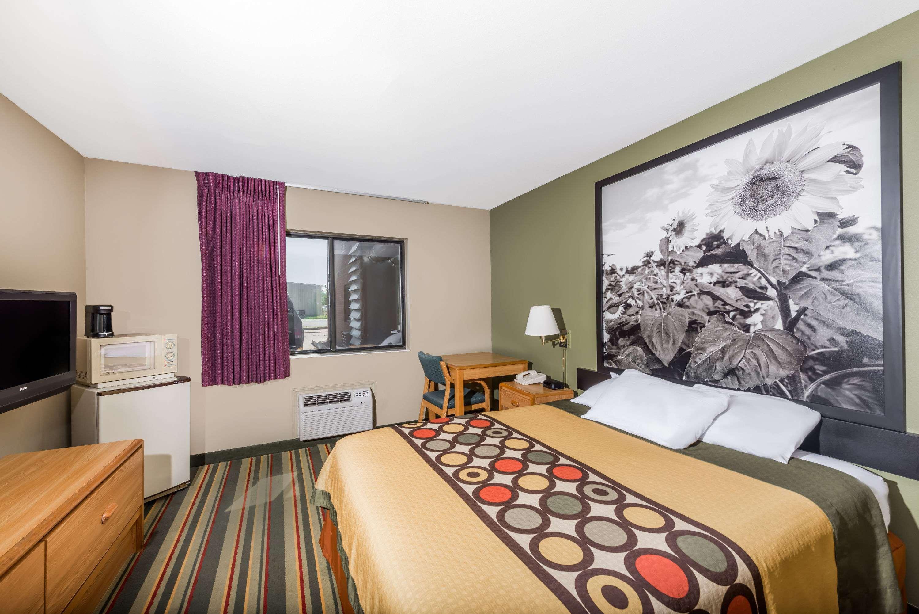 Super 8 By Wyndham Chanute Kültér fotó